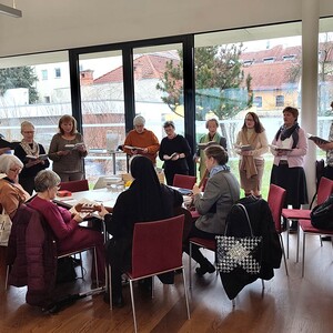 Der kfb-Chor hat den Gottesdienst um 10.30 Uhr mit Texten und Liedern gestaltet. 