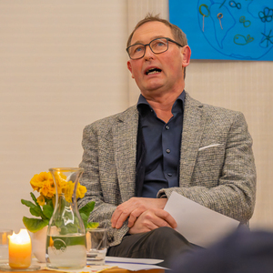 Buchpräsentation 'Wege zum Miteinander' mit Sr. Teresa Hieslmayr im Gespräch mit Martin Tragler