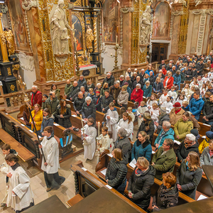 Abschlussgottesdienst im Stift Schlierbach / Foto Haijes Die Visitation im Dekanat Windischgarsten wurde mit einem festlichen Gottesdienst abgeschlossen.
