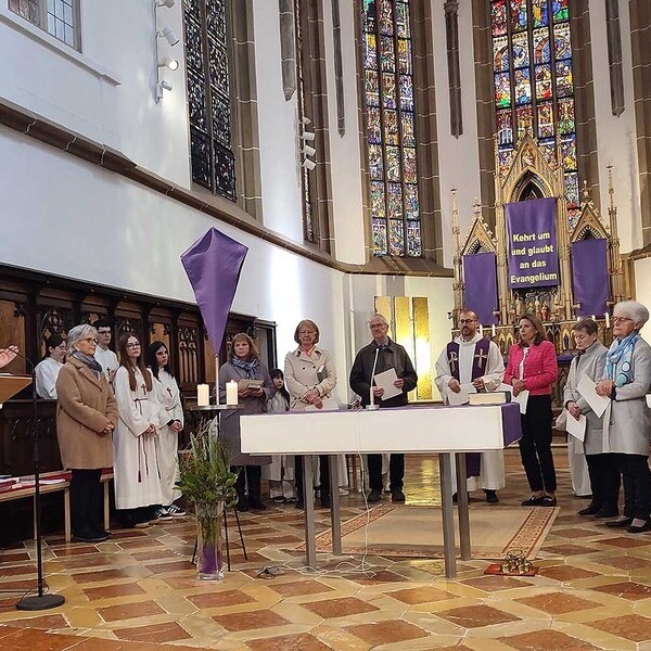 Stadtpfarrkirche Wels/Elisabeth Desbrosses Stadtpfarrkirche Wels/Felizitas Rodríguez