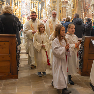 Abschlussgottesdienst im Stift Schlierbach / Foto Haijes Die Visitation im Dekanat Windischgarsten wurde mit einem festlichen Gottesdienst abgeschlossen.